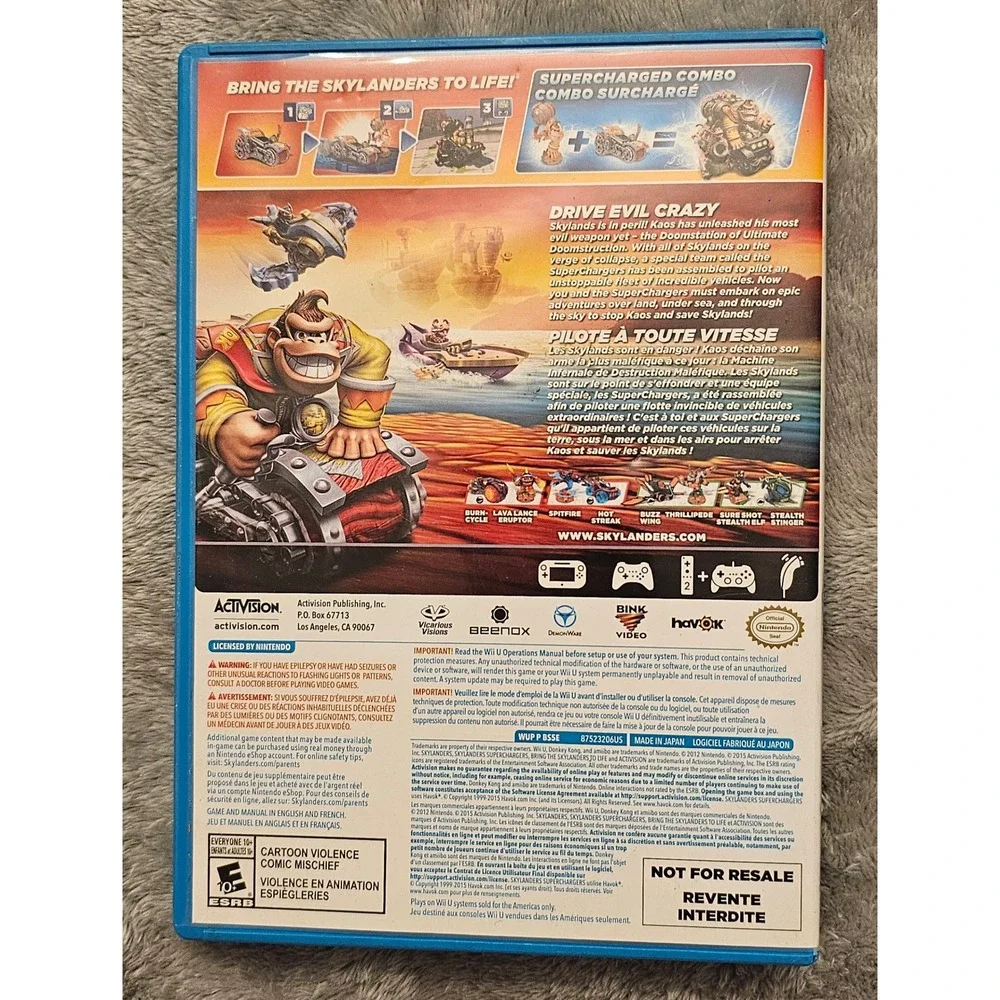 Skylanders SuperChargers Nintendo Wii U Game with 2 Battlecast Cards CIB
